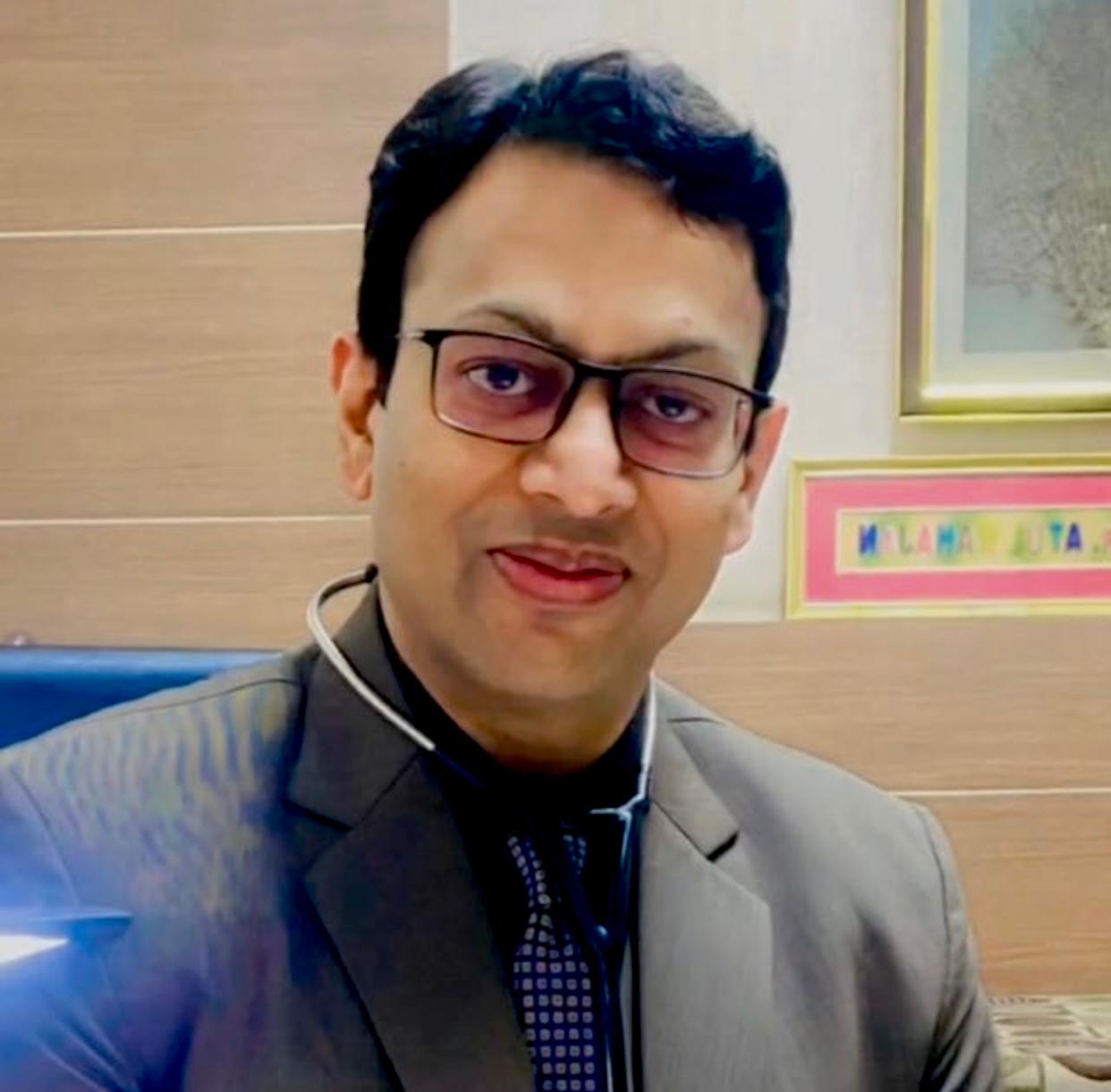 Dr. Atul Mahajan, Internal Medicine, Gini Hospital